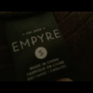 Maroon/Purple graphic crop top in small